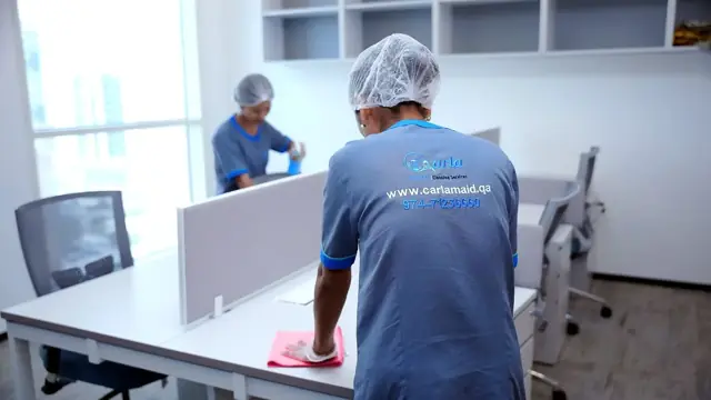 عقود تنظيف المكاتب